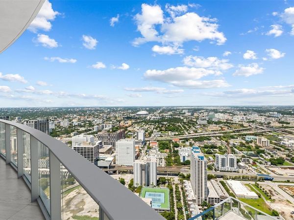 851 NE 1st Ave, Unit PH 5402, Miami, FL 33132