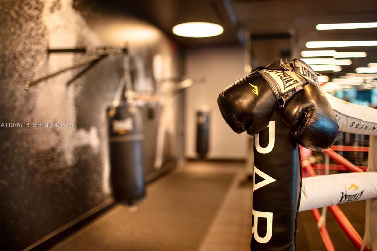 851 NE 1st Ave, Unit PH 5402, Miami, FL 33132 Photo