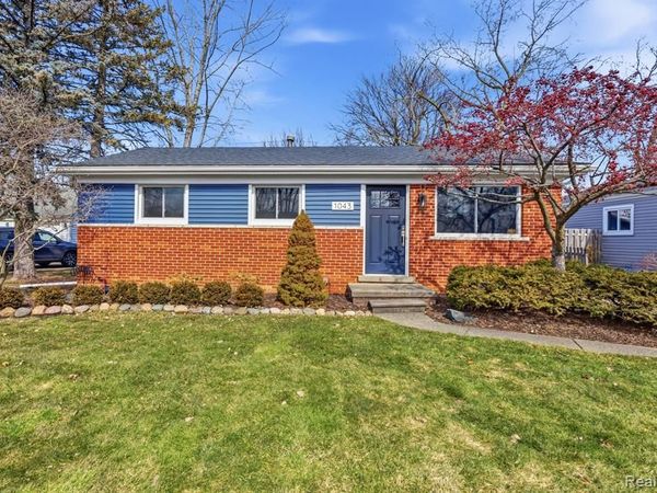 1043 Arthur Drive, Troy, MI 48083