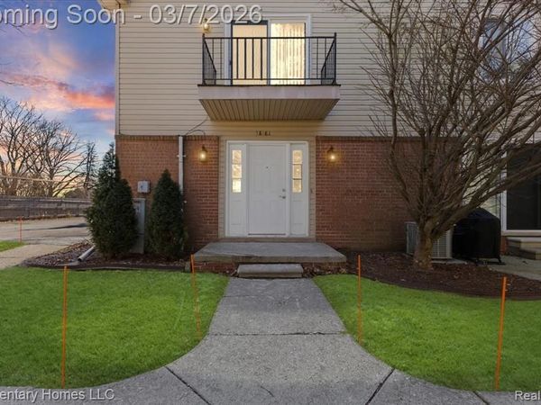 38181 Bradwood Court, Harrison Twp, MI 48045