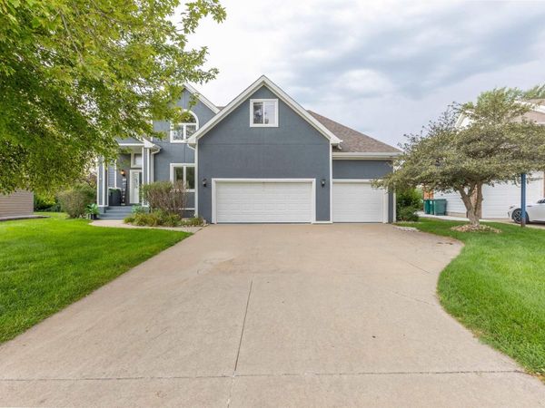 312 INVERNESS TRL, Dakota Dunes, SD 57049