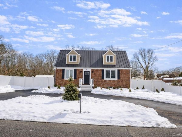 4 Riverside Avenue , Mastic Beach, NY 11951