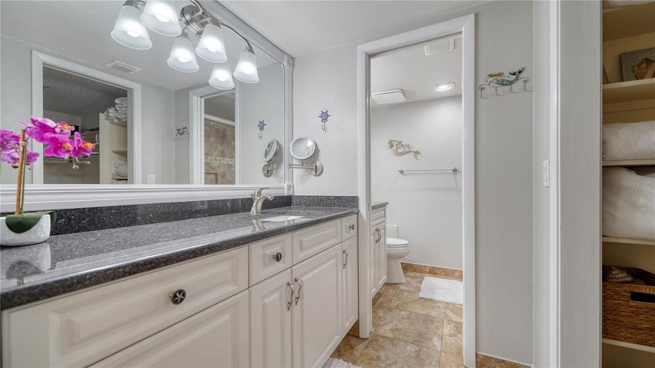 8735 Midnight Pass Road, Unit 105B, Sarasota, FL 34242 Photo