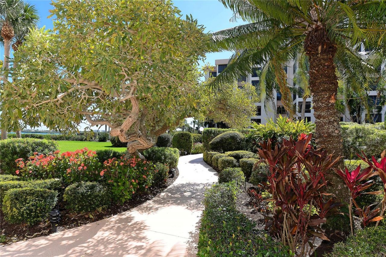 8735 Midnight Pass Road, Unit 105B, Sarasota, FL 34242 Photo