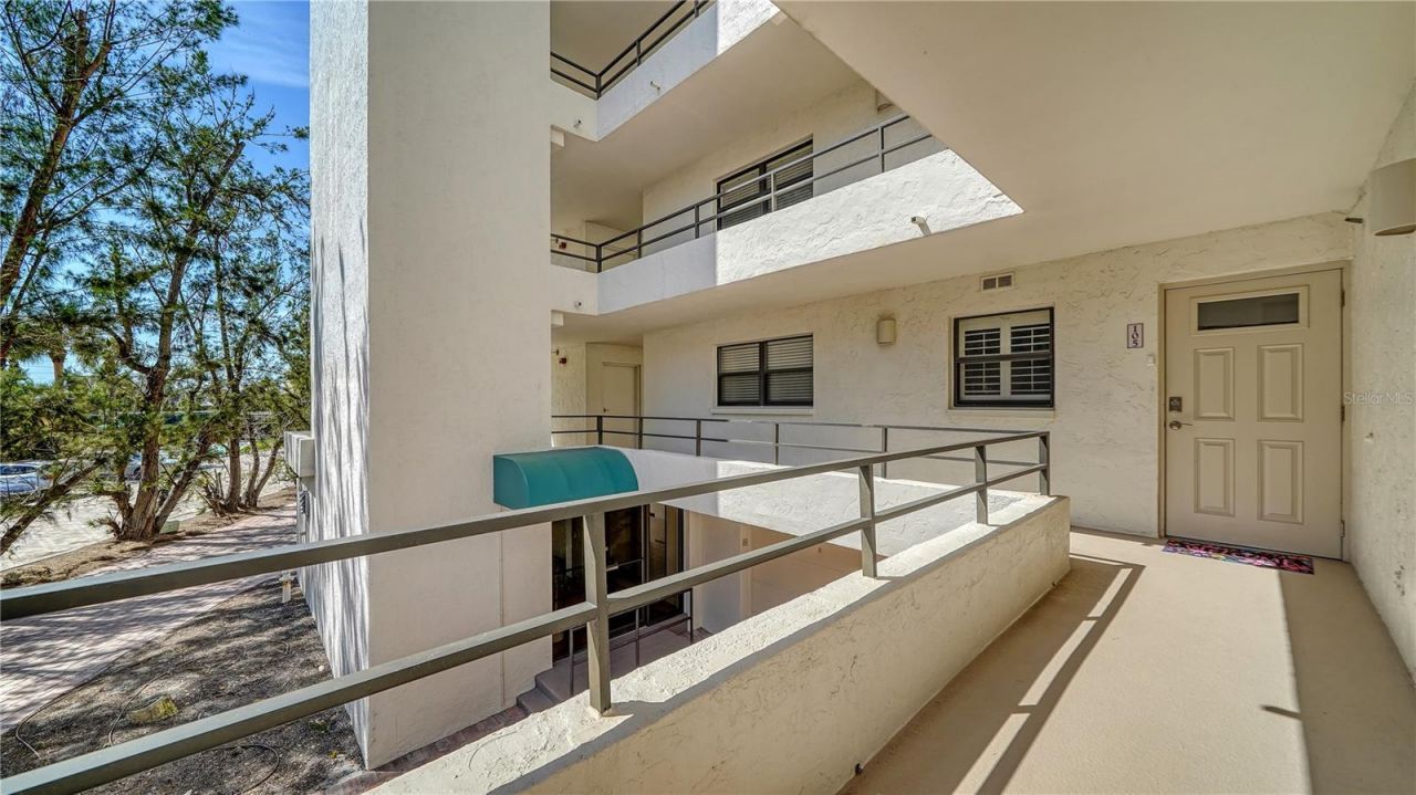 8735 Midnight Pass Road, Unit 105B, Sarasota, FL 34242 Photo