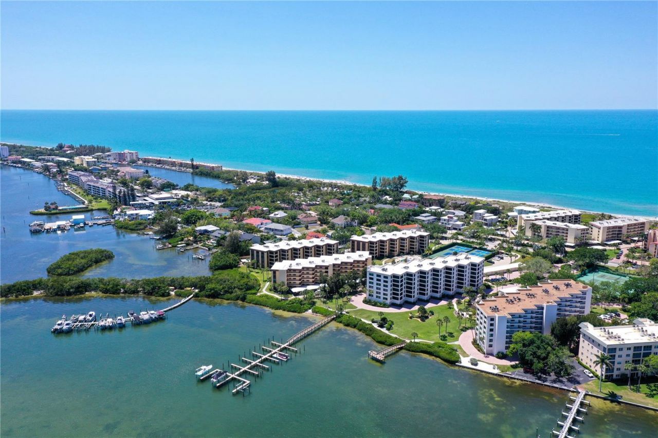 8735 Midnight Pass Road, Unit 105B, Sarasota, FL 34242 Photo