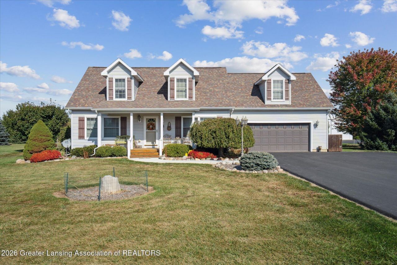 6042 Amanda Drive, Eaton Rapids, MI 48827 Main Photo