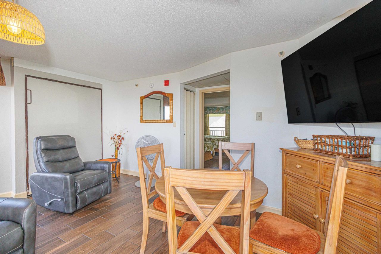 6804 N Ocean Blvd.  Photo 4