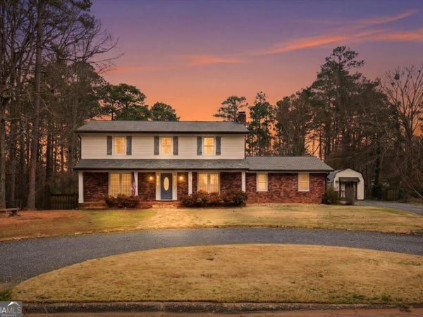 206 Chateau Drive, Fayetteville, GA 30214