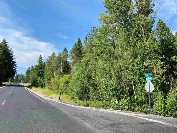 5808 W Burroughs Rd, Deer Park, WA 99006