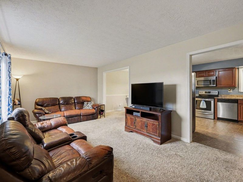 7775 Cedar Wood Circle, Florence, KY 41042 Photo 3