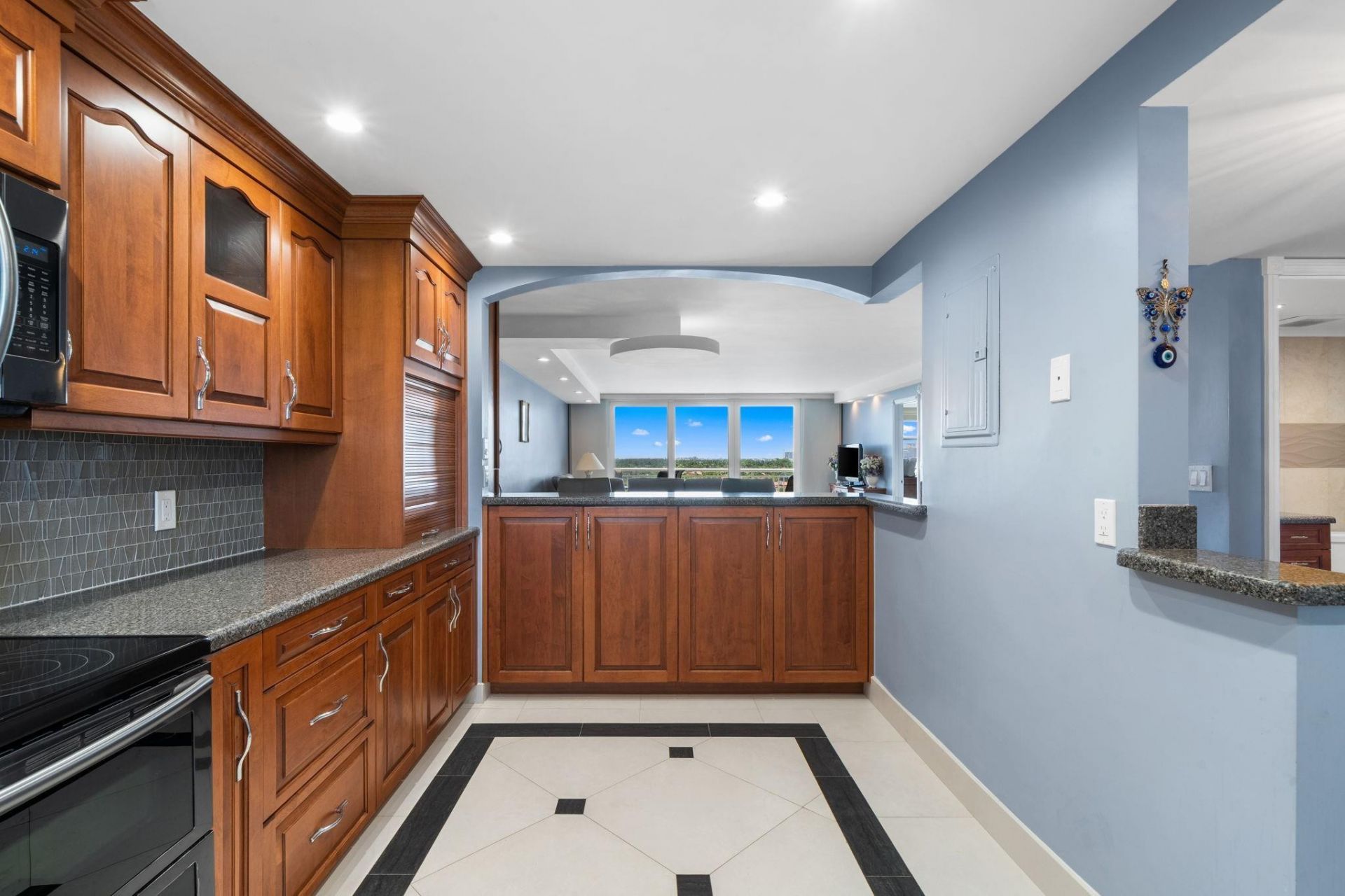 511 Bayshore Drive, Unit 904, Fort Lauderdale, FL 33304 Photo