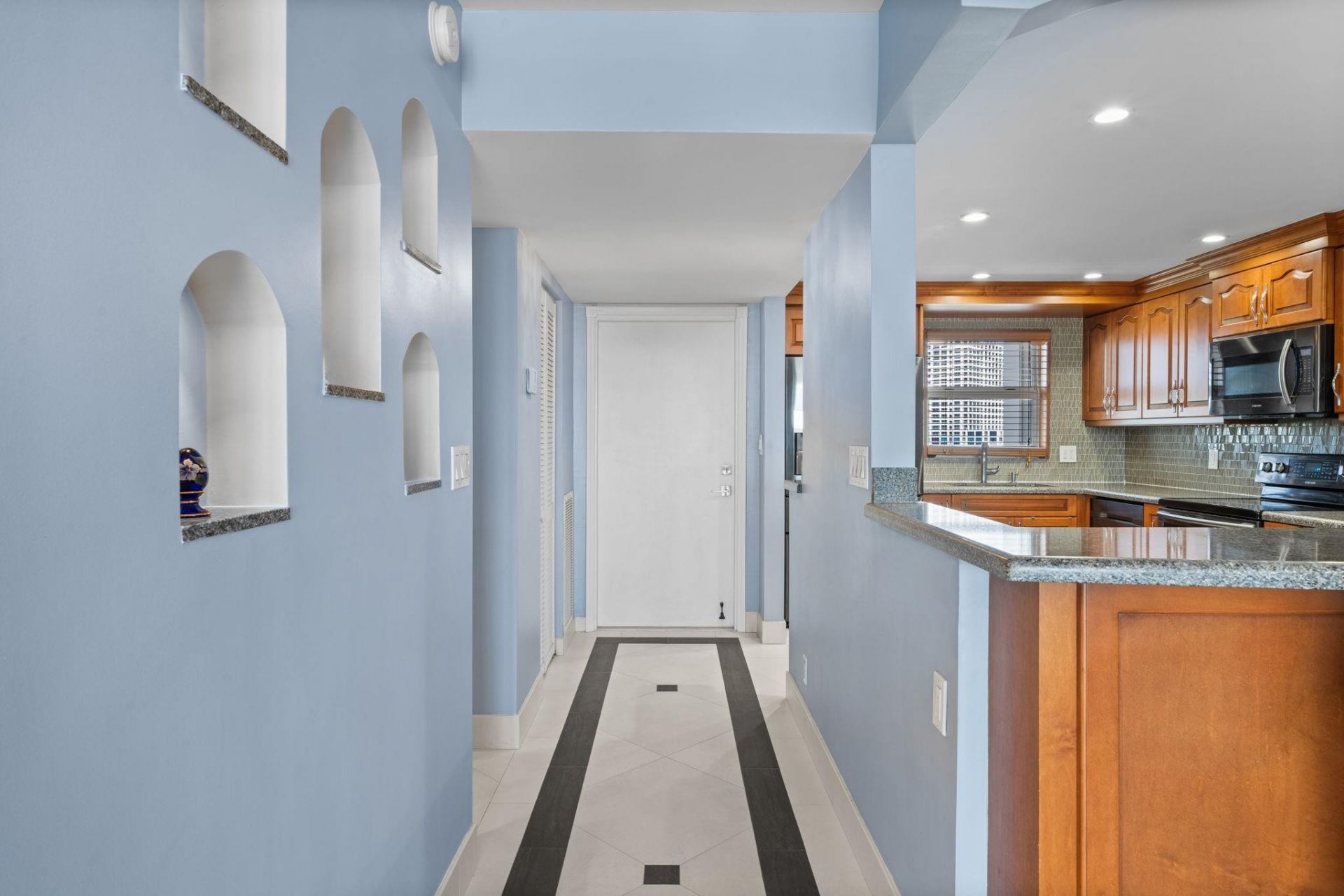 511 Bayshore Drive, Unit 904, Fort Lauderdale, FL 33304 Photo