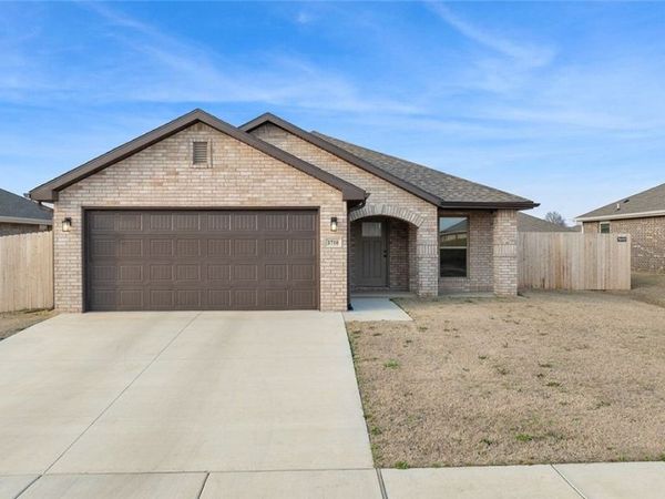 1710 Ferguson Street , Pea Ridge, AR 72751