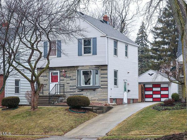 2477 Eastmoreland Drive, Oregon, OH 43616