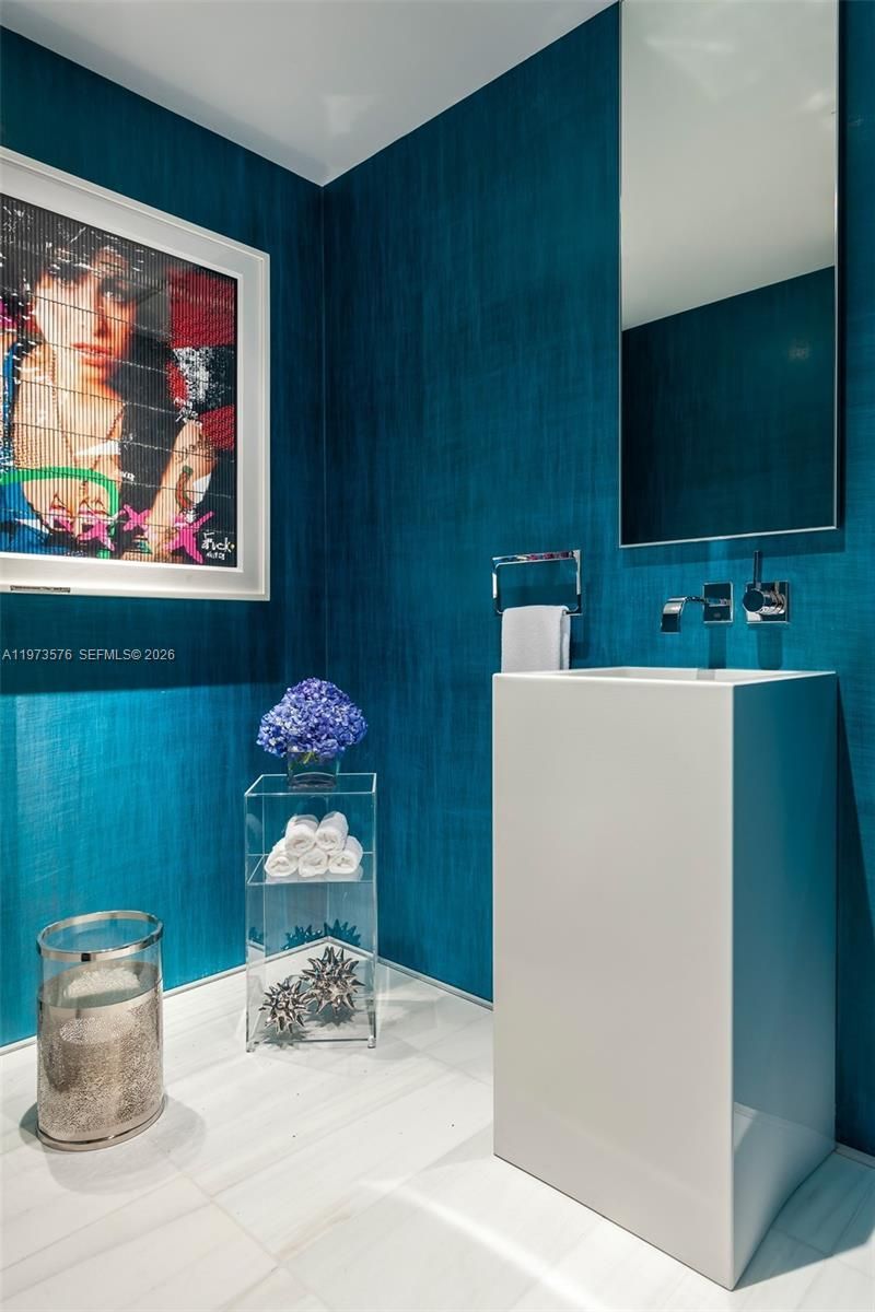 321 Ocean Dr, Unit 200, Miami Beach, FL 33139 Photo