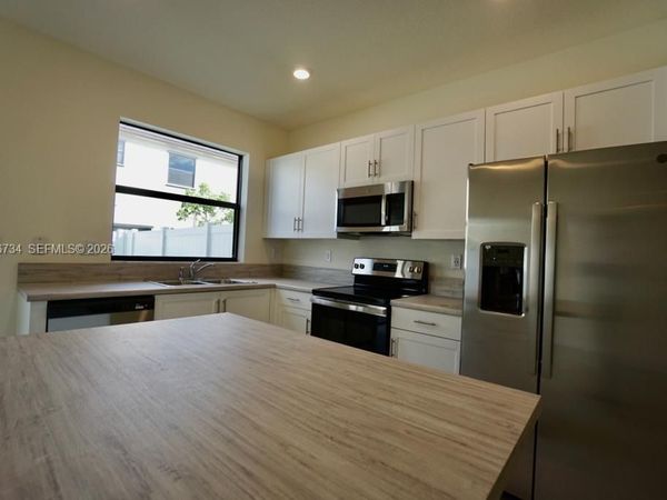 3429 W 111 Place , Hialeah, FL 33018