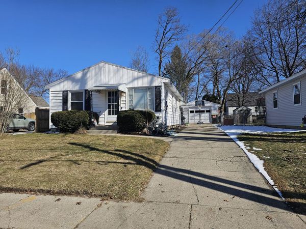 3584 Flamingo Avenue SW, Wyoming, MI 49509