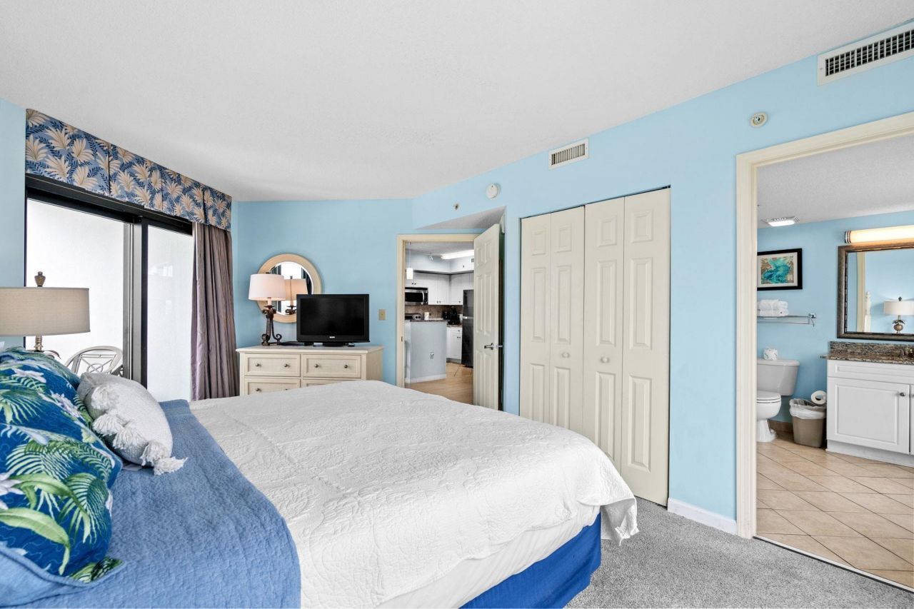 3000 N Ocean Blvd. Photo 17