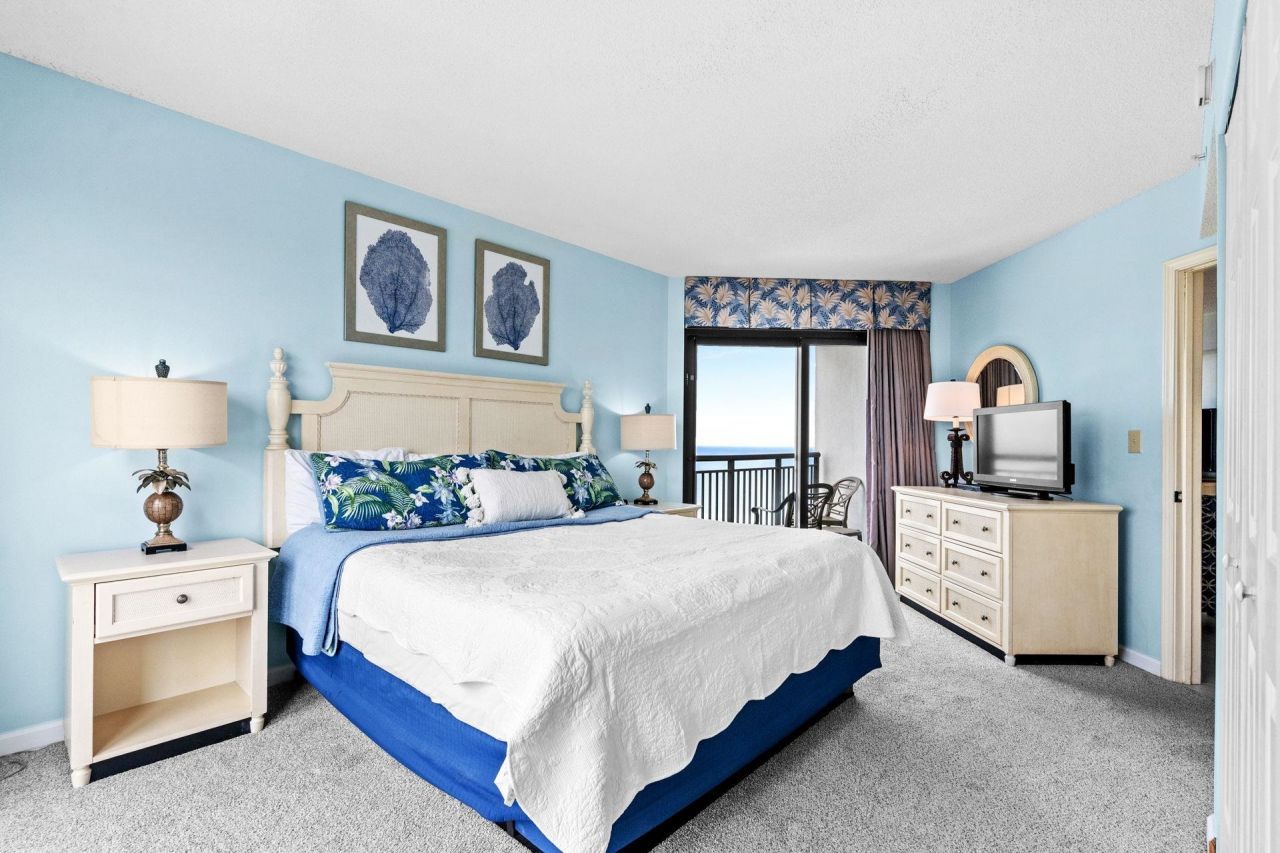 3000 N Ocean Blvd. Photo 7