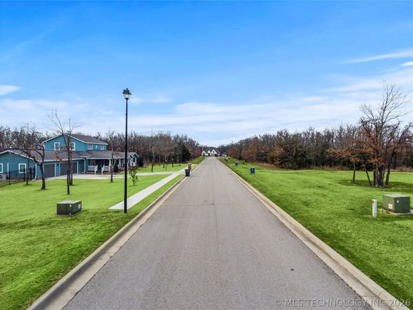 2707 Mountain Road , Bartlesville, OK 74003