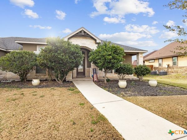 105 Grand View , Floresville, TX 78114