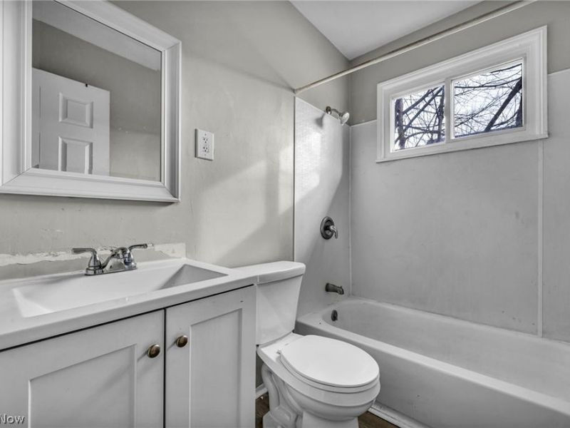 12102 Imperial Avenue, Cleveland, OH 44120 Photo 26