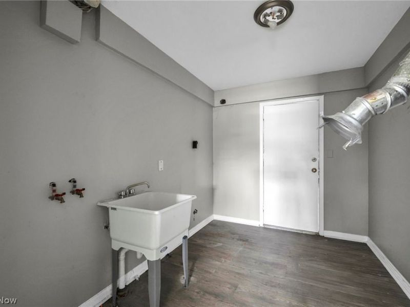 12102 Imperial Avenue, Cleveland, OH 44120 Photo 29