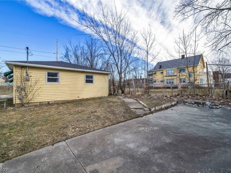 12102 Imperial Avenue, Cleveland, OH 44120 Photo 33
