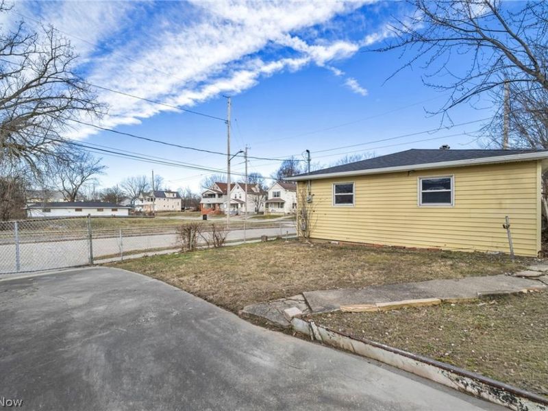 12102 Imperial Avenue, Cleveland, OH 44120 Photo 34