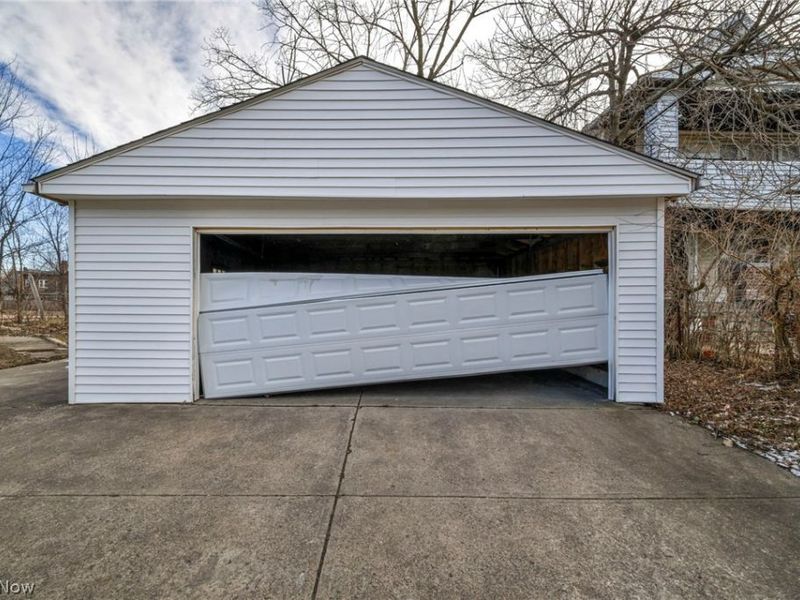 12102 Imperial Avenue, Cleveland, OH 44120 Photo 37