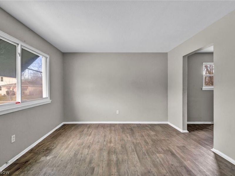 12102 Imperial Avenue, Cleveland, OH 44120 Photo 8