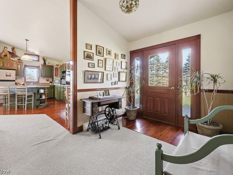 6122 Frederick Avenue NE, Alliance, OH 44601 Photo 2