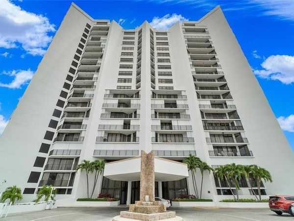 300 Three Islands Blvd, Unit 306, Hallandale Beach, FL 33009