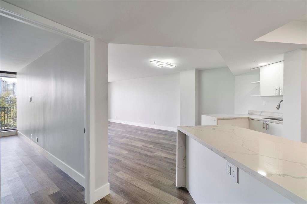 300 Three Islands Boulevard, Unit 306, Hallandale Beach, FL 33009 Photo