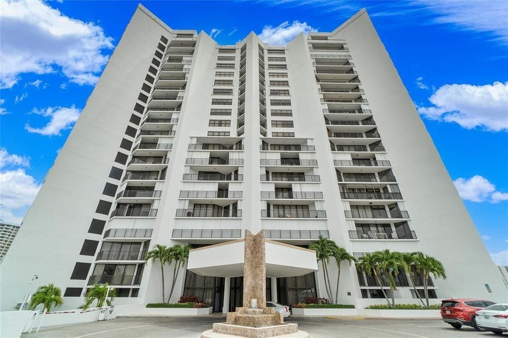 300 Three Islands Boulevard, Unit 306, Hallandale Beach, FL 33009 Photo