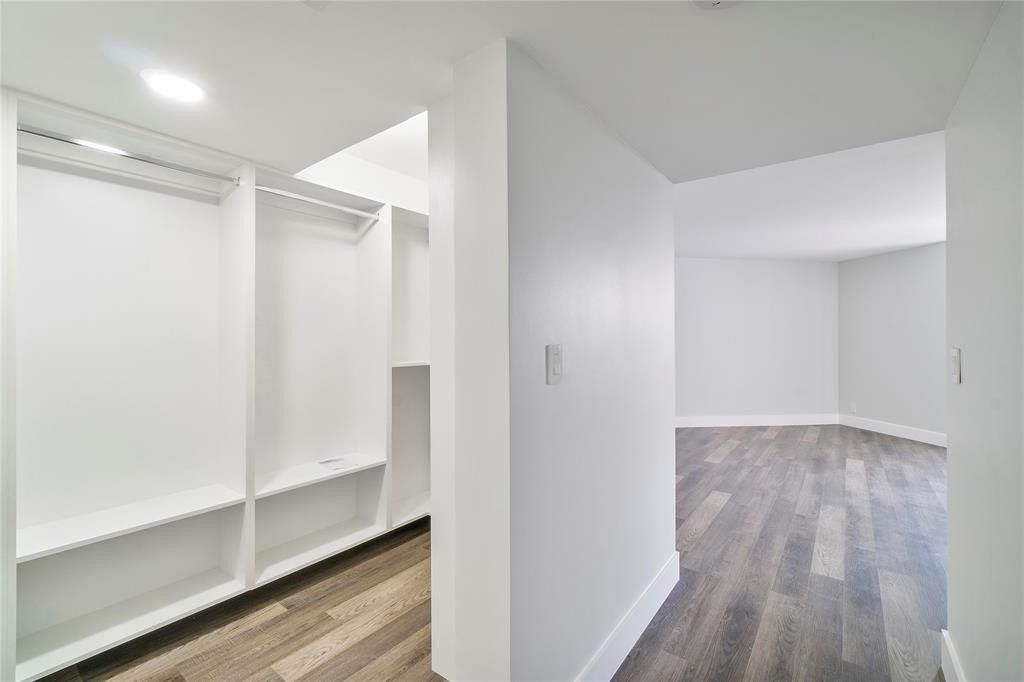 300 Three Islands Boulevard, Unit 306, Hallandale Beach, FL 33009 Photo