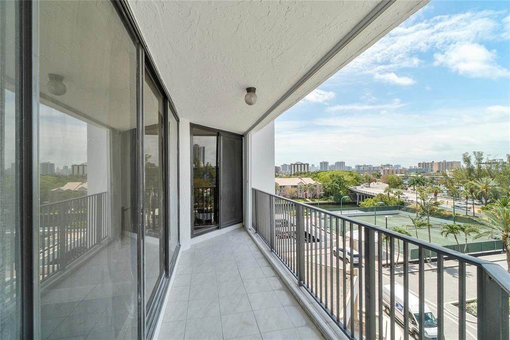 300 Three Islands Boulevard, Unit 306, Hallandale Beach, FL 33009 Photo