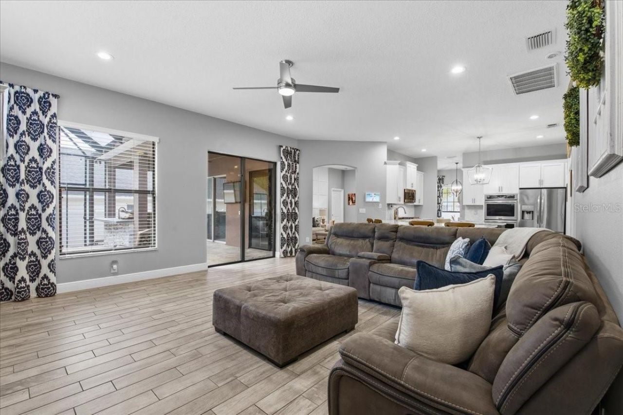 1007 Split Silk Street, Valrico, FL 33594 Photo