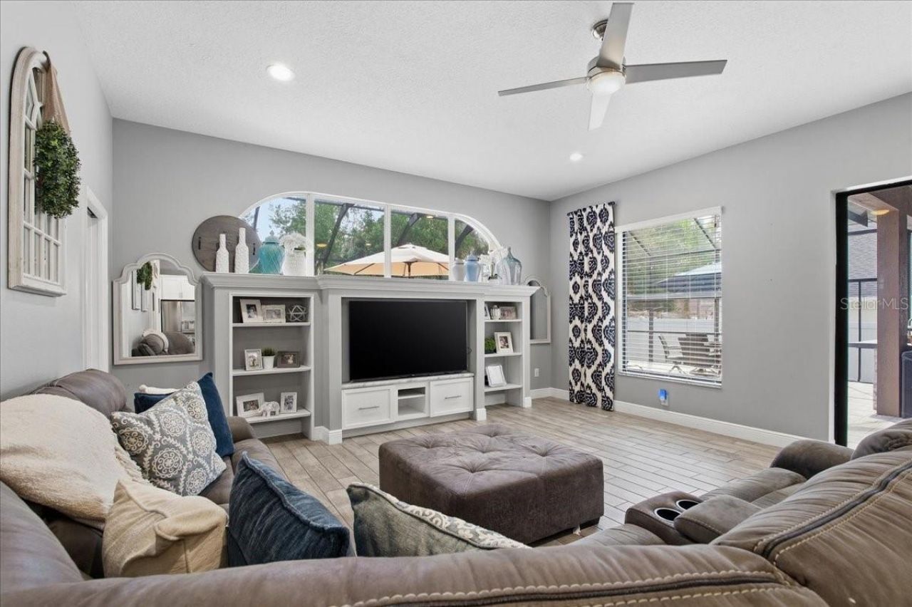 1007 Split Silk Street, Valrico, FL 33594 Photo