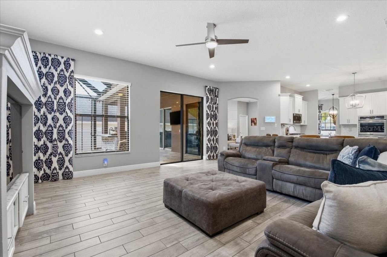 1007 Split Silk Street, Valrico, FL 33594 Photo