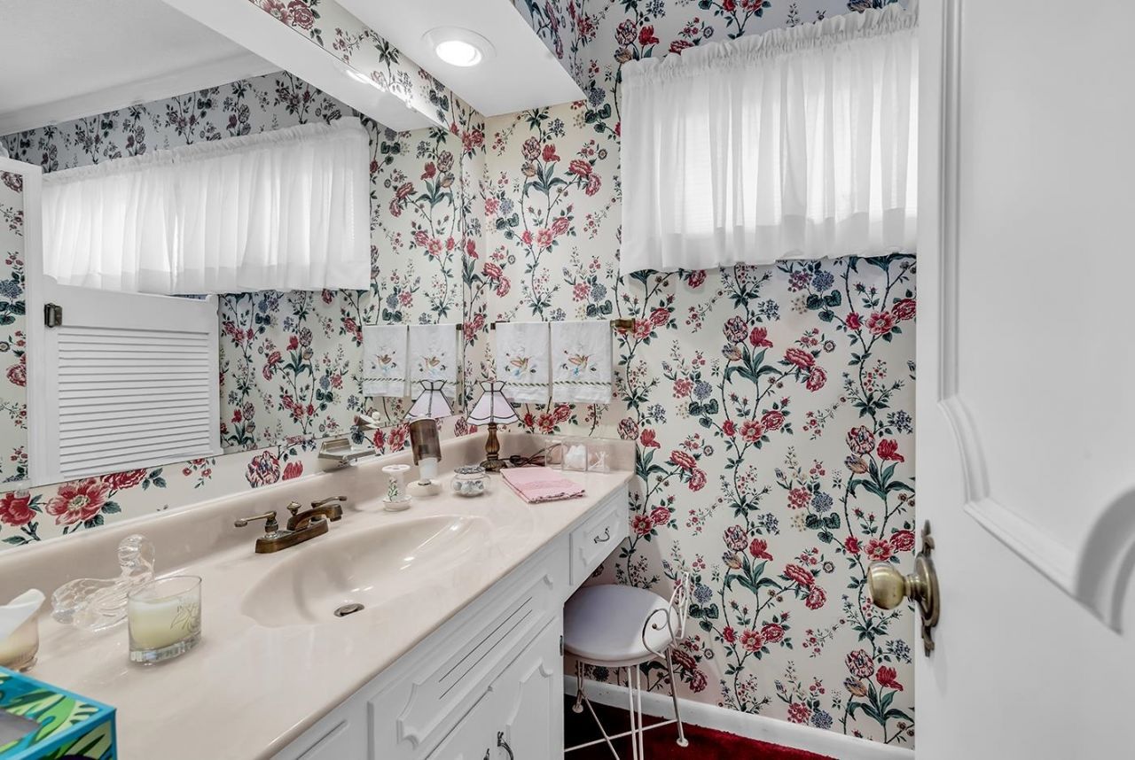 98 Forest Loop Photo 14