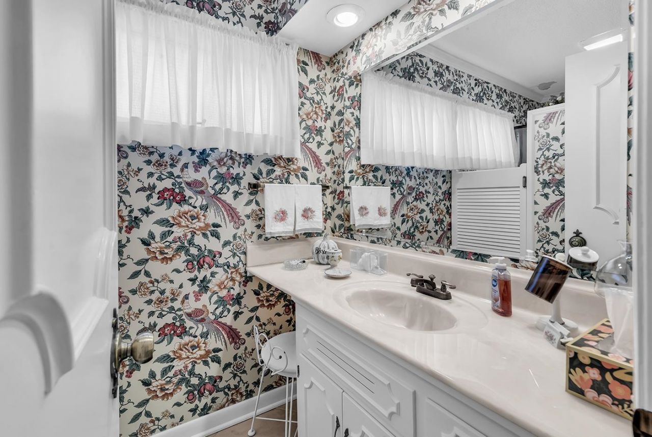 98 Forest Loop Photo 16