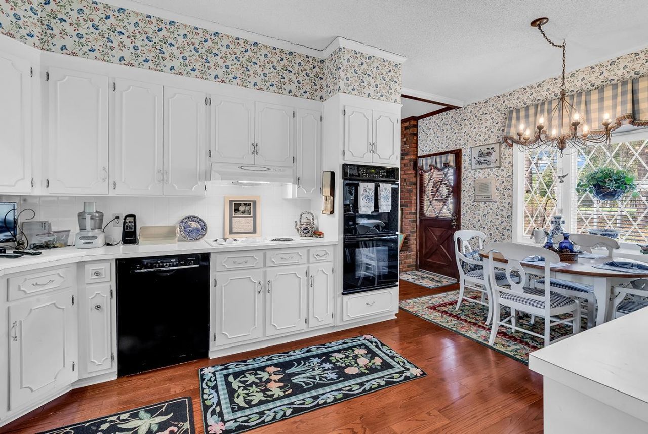 98 Forest Loop Photo 4