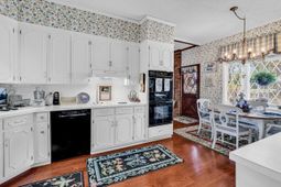 98 Forest Loop photo 4