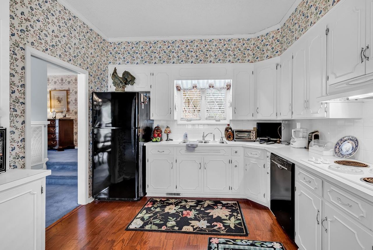 98 Forest Loop Photo 5