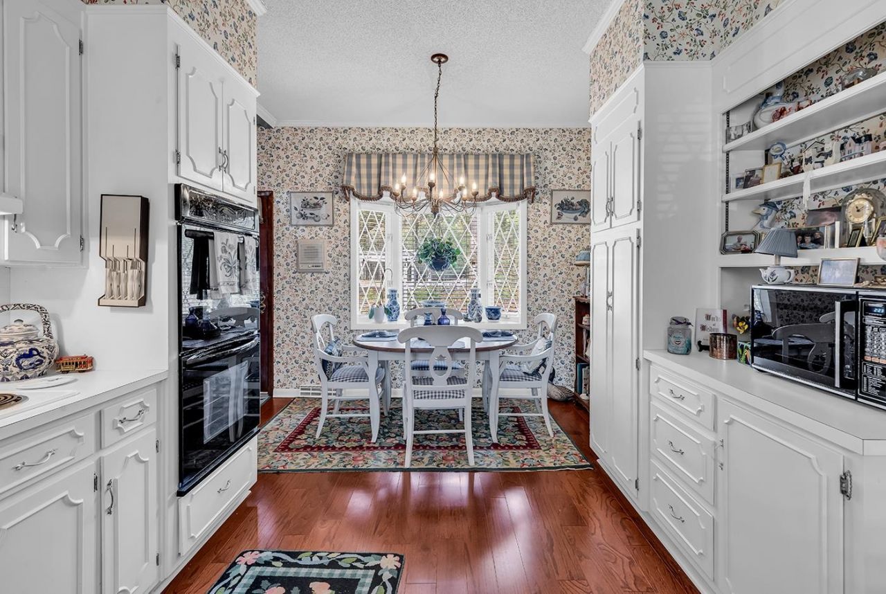 98 Forest Loop Photo 6