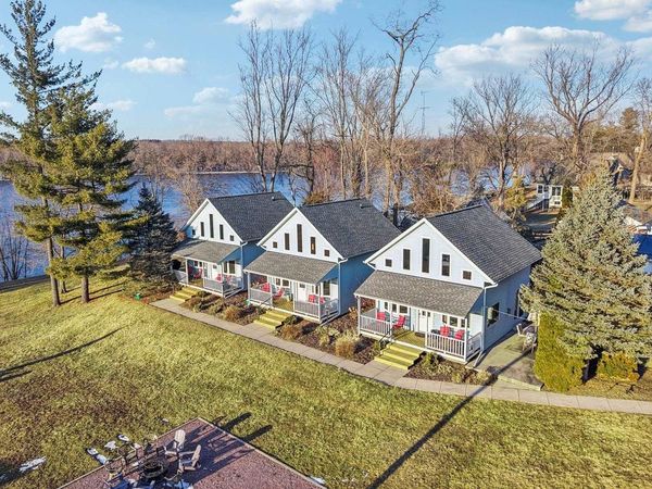 W9350 County Road V, Poynette, WI 53955