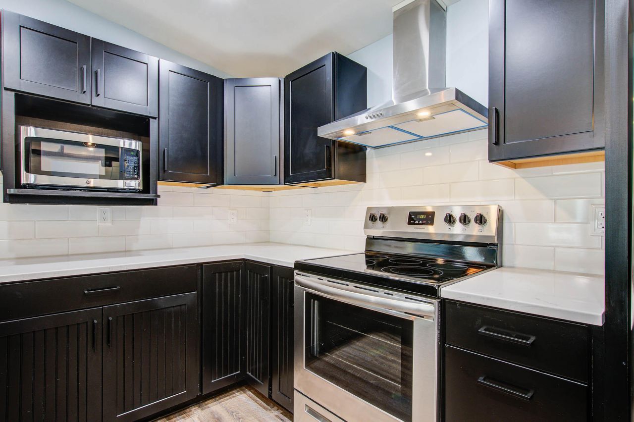 1833 Grover Drive Photo 14