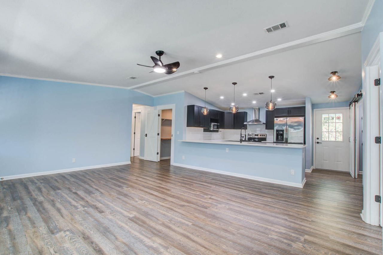 1833 Grover Drive Photo 17